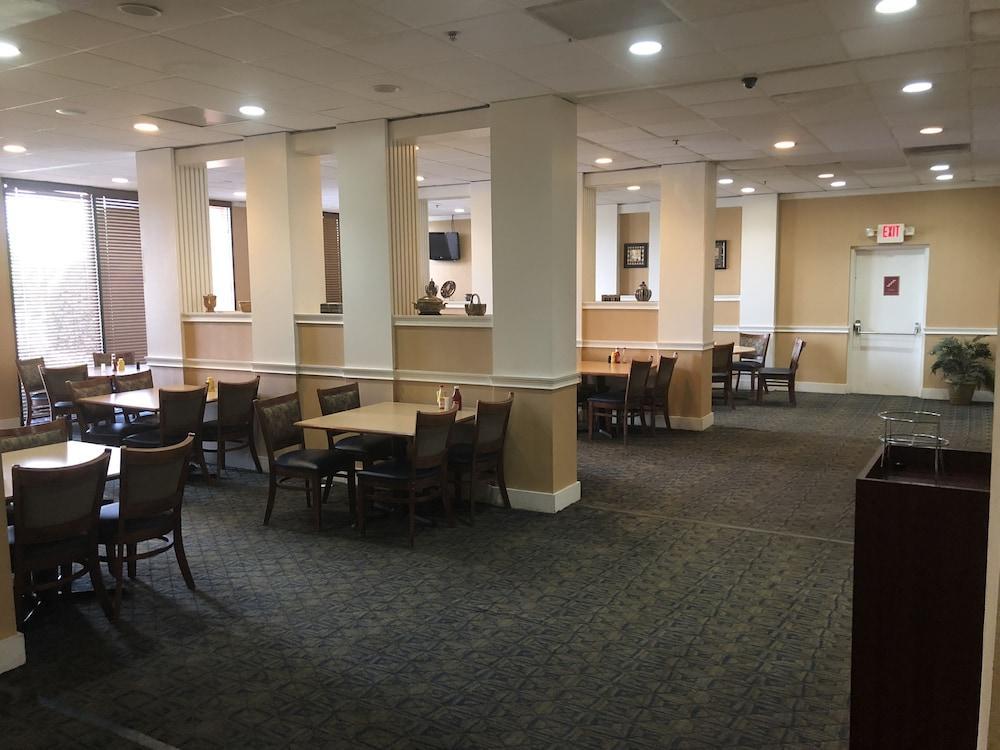 Готель Wyndham Garden Atlanta Airport College Park Екстер'єр фото